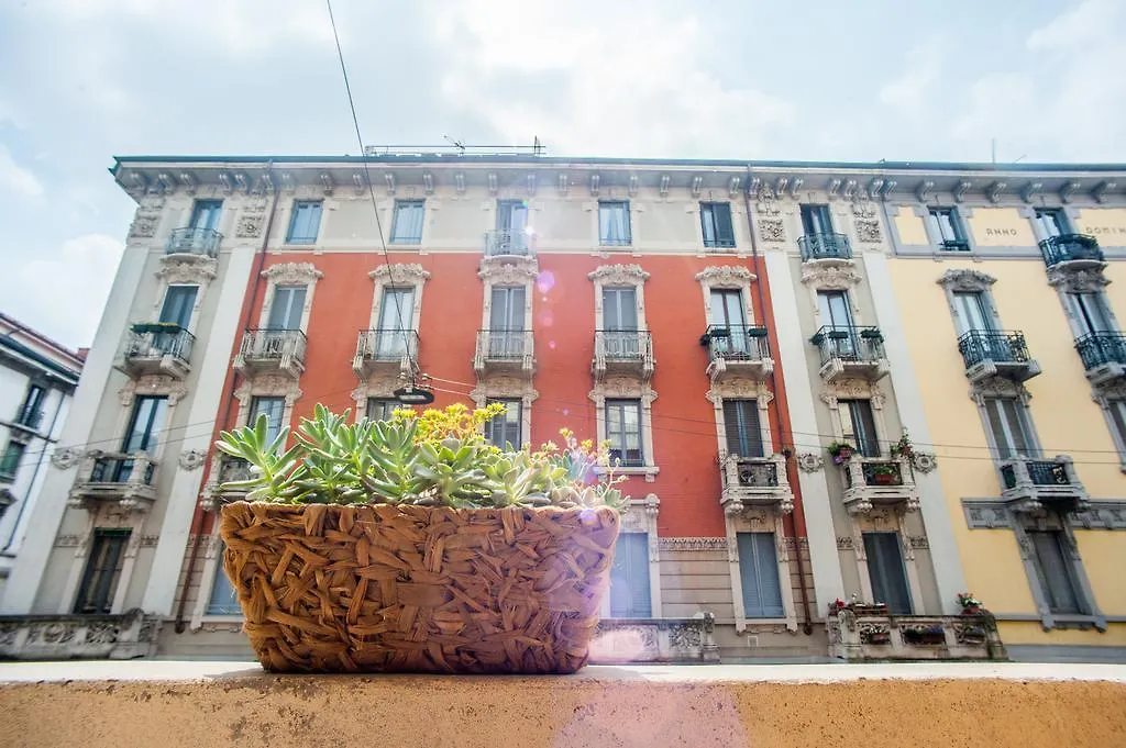 The Best Rent - Goldoni Apartment Milan
